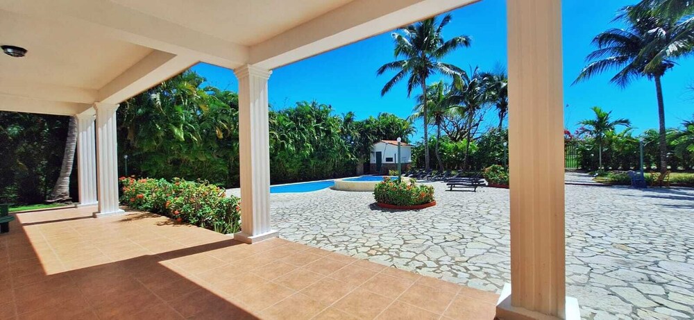 9th Hole Villa