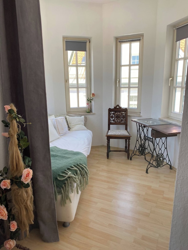 Room in Apartment - Schlummern Wie Dornröschen&rapunzel Im Schlösschen