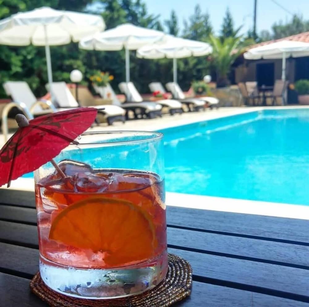 Agrili en Sithonia — recepcion & lobby
