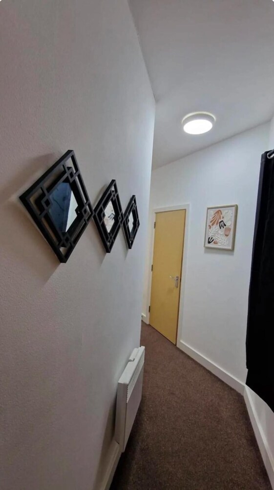 2bed Apt - City Centre With Balcony - Sleeps 6