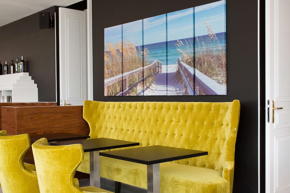 Grand Hotel Des Sablettes Plage, Curio Collection By Hilton