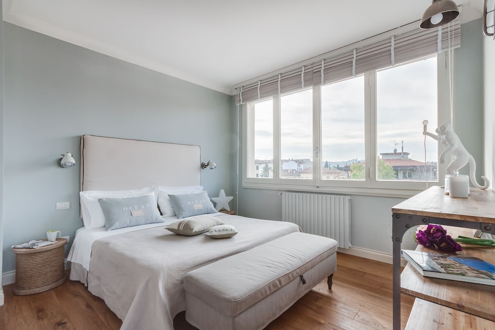 Lovely Apartment in Florence for 6 - Three Bedroom Apartment, Sleeps 6