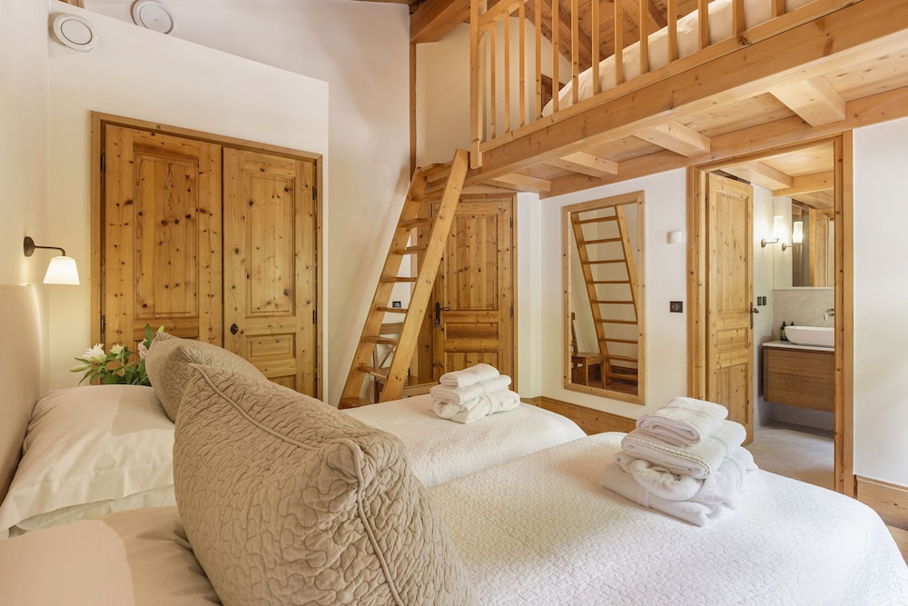 Magnificent Chalet Valhalla 5 Central Chamonix
