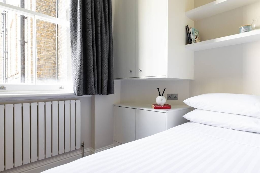 Abingdon Road IV by Onefinestay