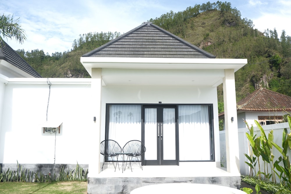 The Vici Batur Villa & Restaurant