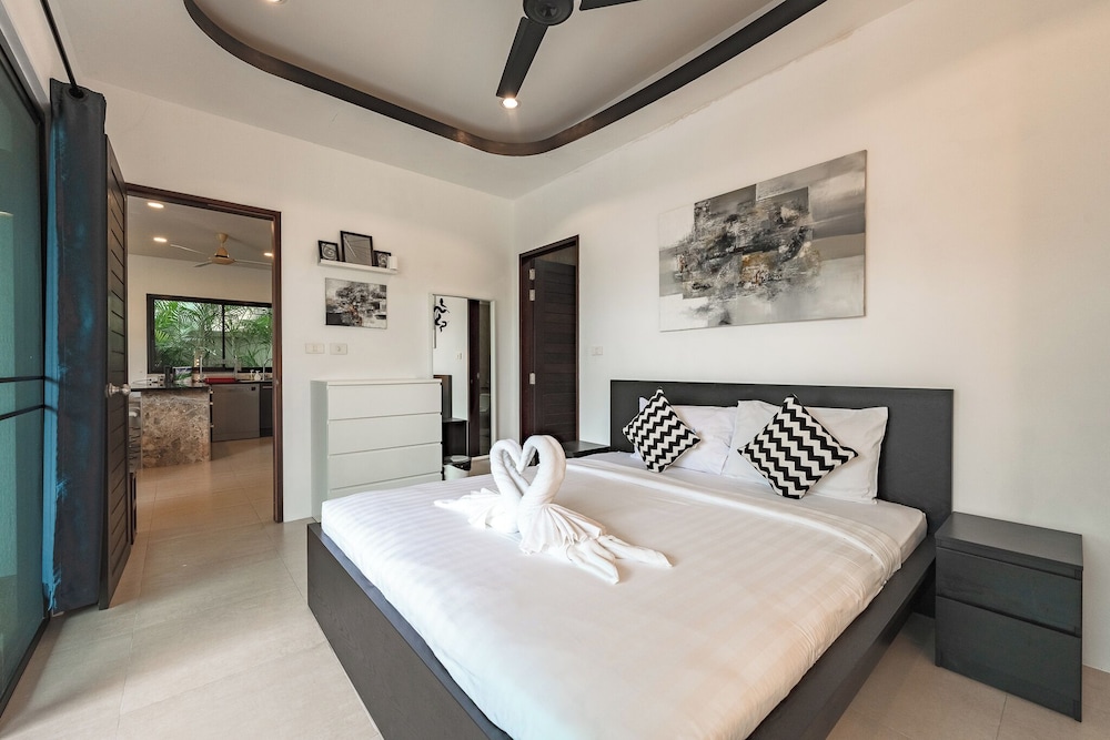 4Br Near Pier Private Pool & Garden V246