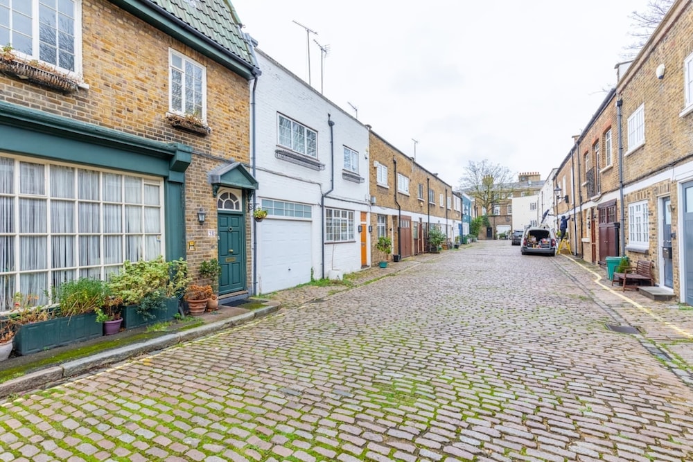 Hidden 1BD Flat Near Regents Park, Warwick Avenue