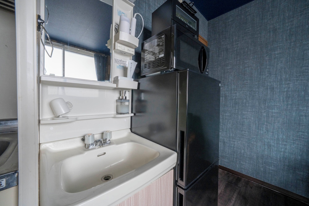 SILK COURT 403