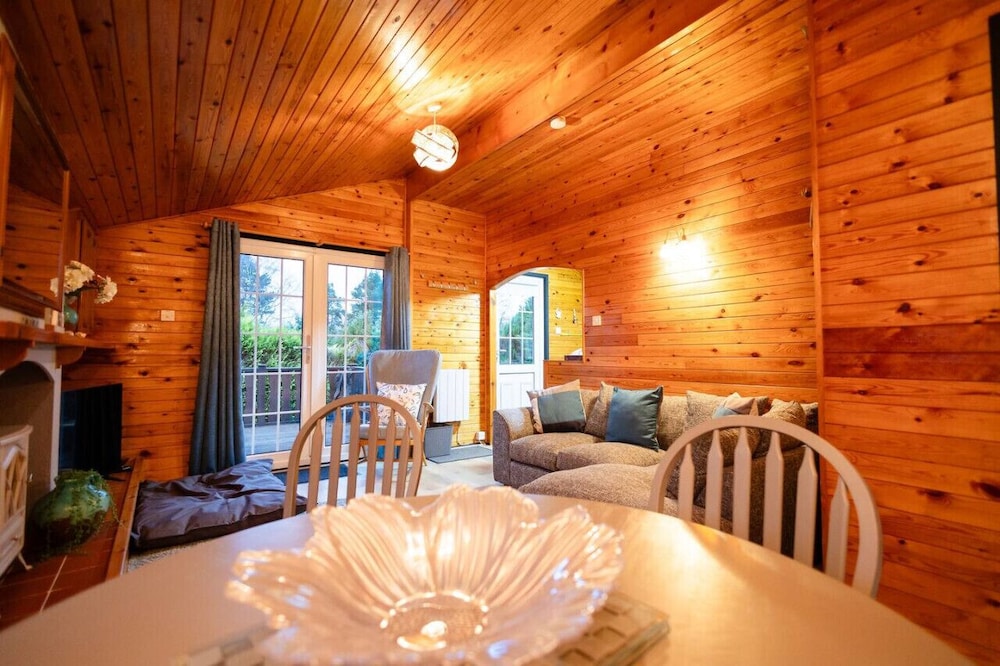 Cozy Log Cabin 346 - Rural Mid Wales