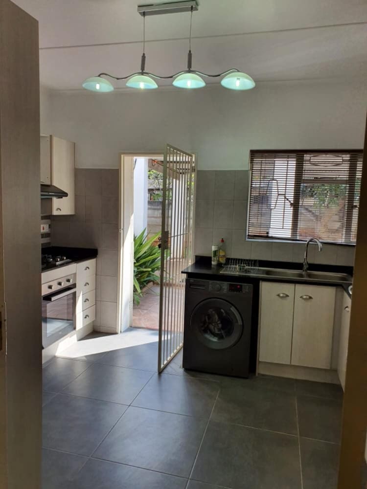 Immaculate 3 Bedroomed Guesthouse in Ilanda - 2041 view 5