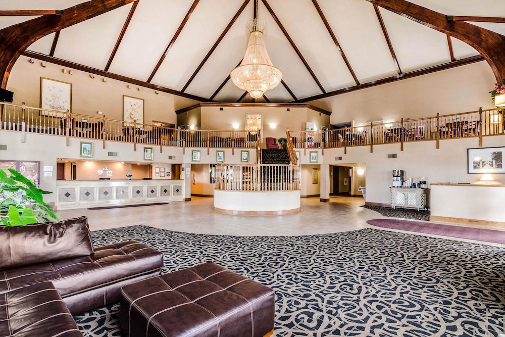 Quality Inn & Suites Carthage near Precious Moments Chapel