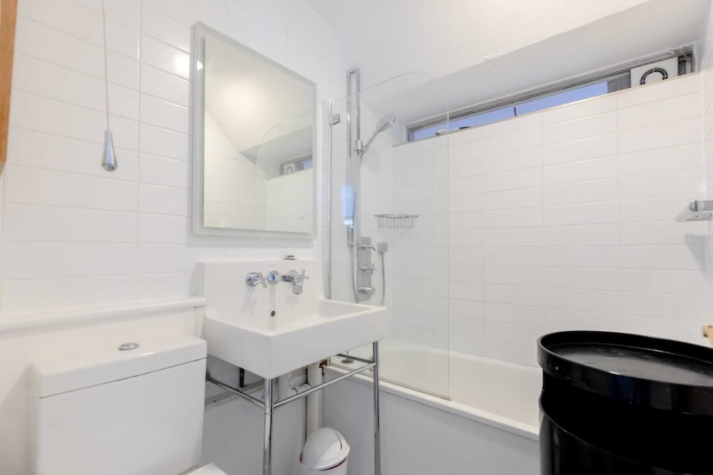 Cosy 1bedroom Flat - 2 Min Walk to Kensington Gardens!