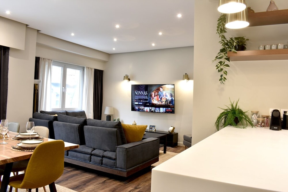 Siga-siga Luxury Acropolis Apt