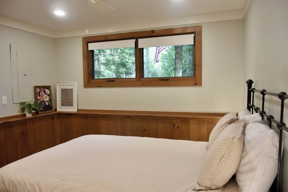 Guest House at Waters Edge