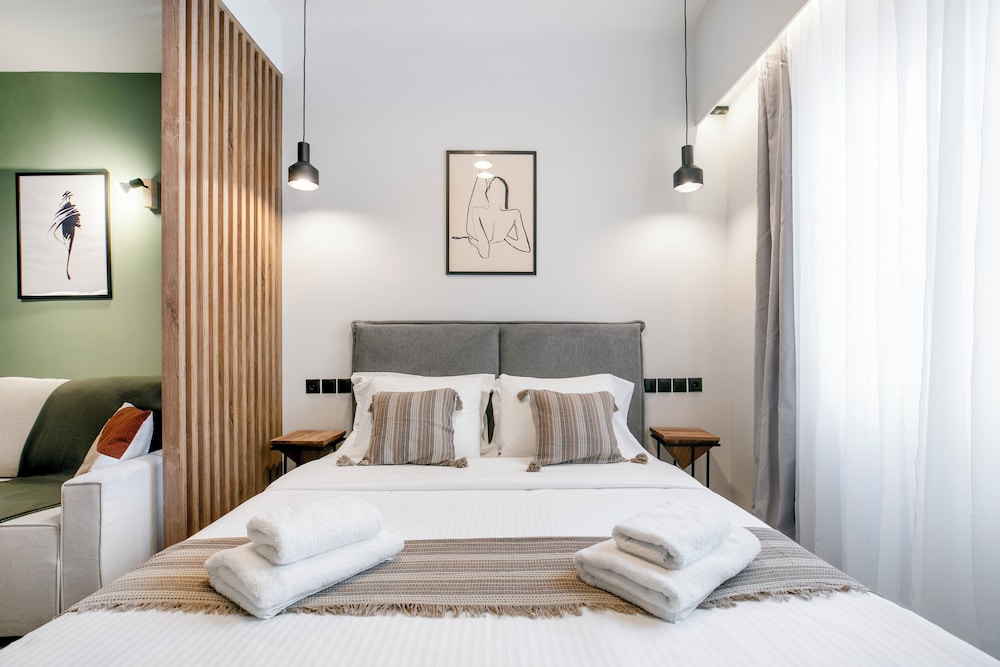 Avia Deluxe Studio- Athens Modern Escape