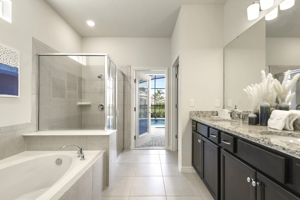 Relax in Style Pool, Resort Amenities, Near Disney