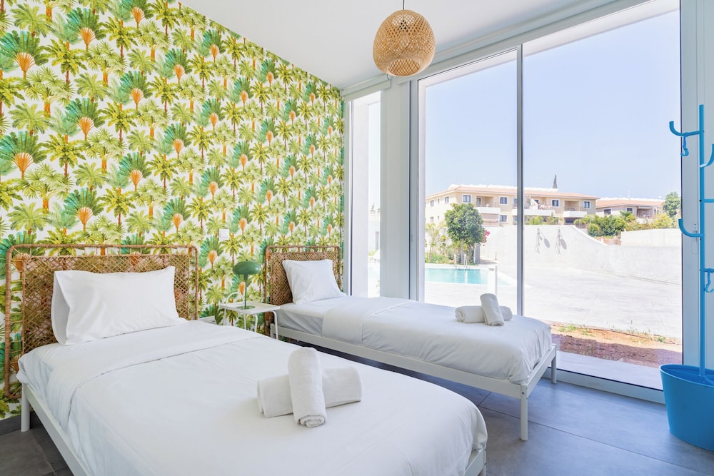 Blu Horizon - Stylish Living with Pool & Balconies in Protaras
