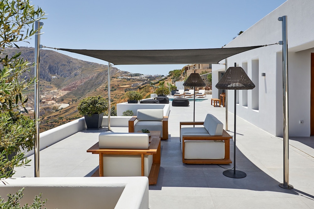 Kamini Santorini Luxury Villas