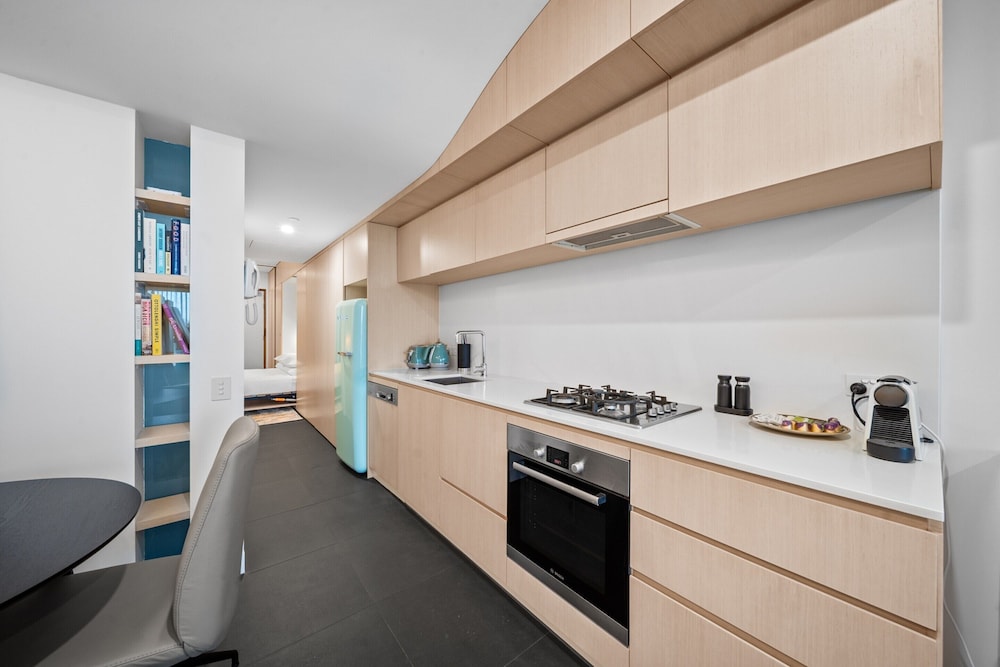 Stylish Studio in Acton With Stunning Water Views