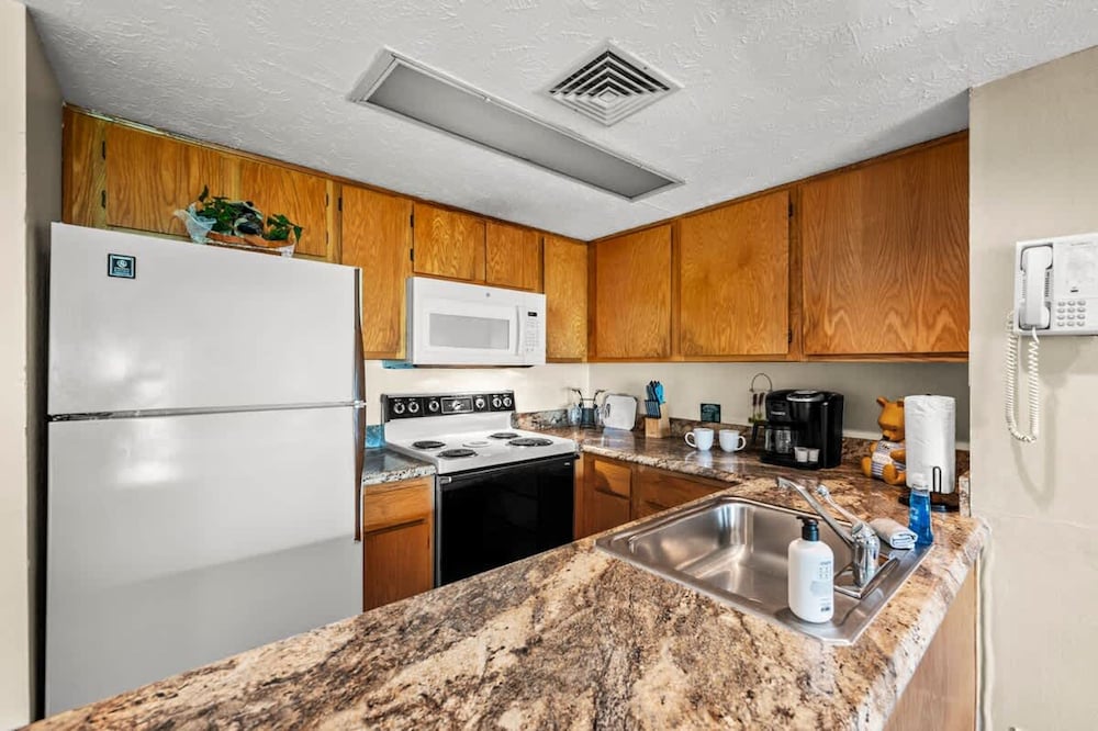 Sleeps 6 Indoor Pool Hot Tub Mountain Views