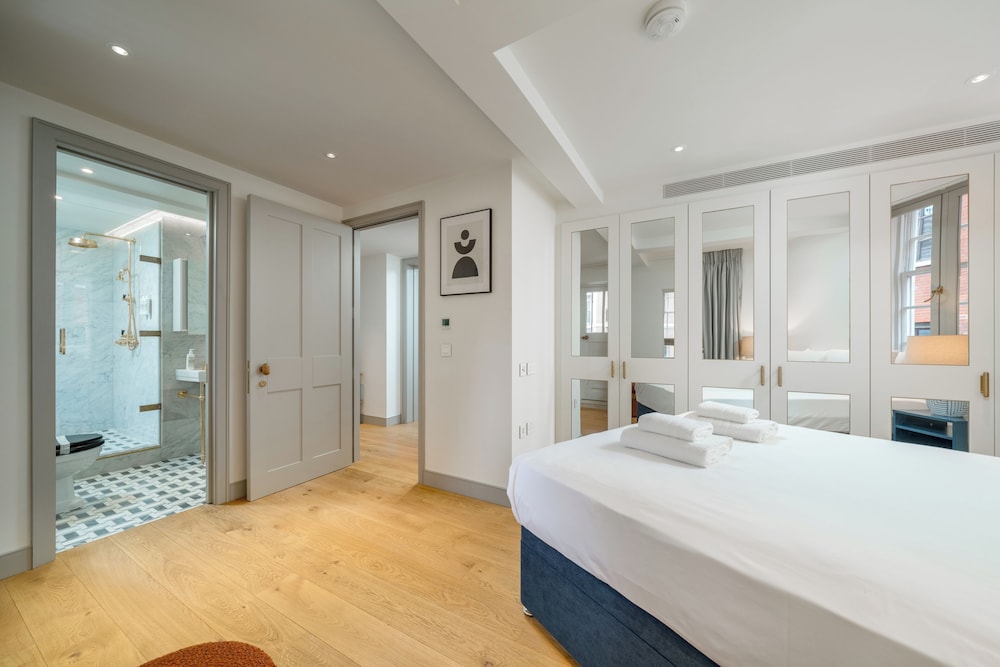 Luxury flats near Big Ben and London Eye