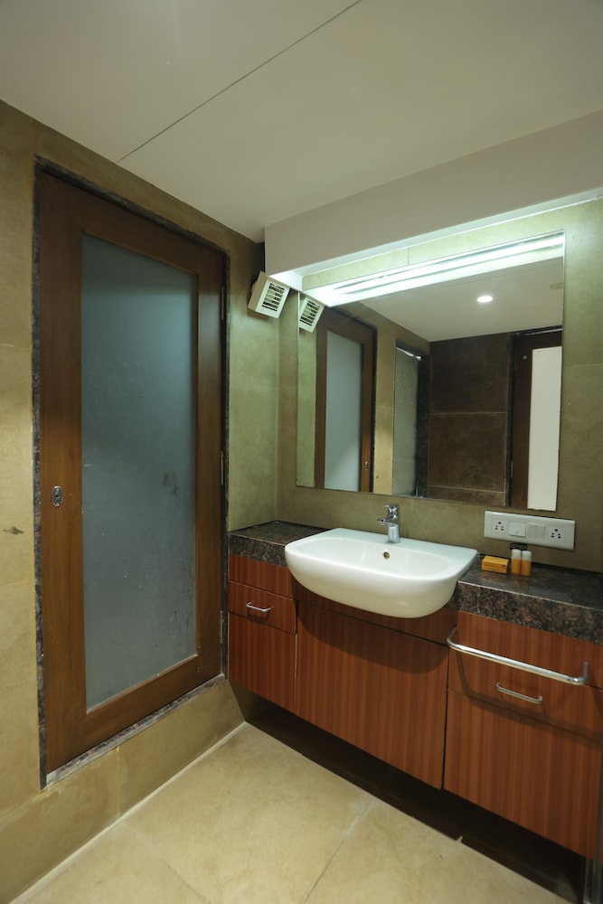 Hotel Shreeji Vatika-Airport Road
