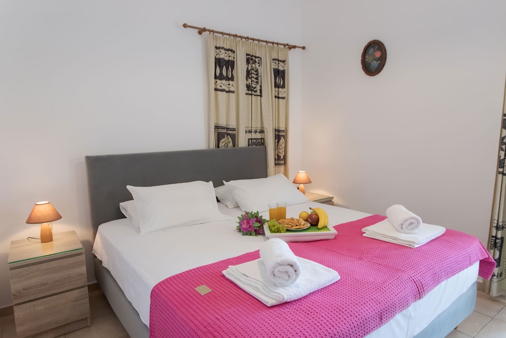 Manos Apartments