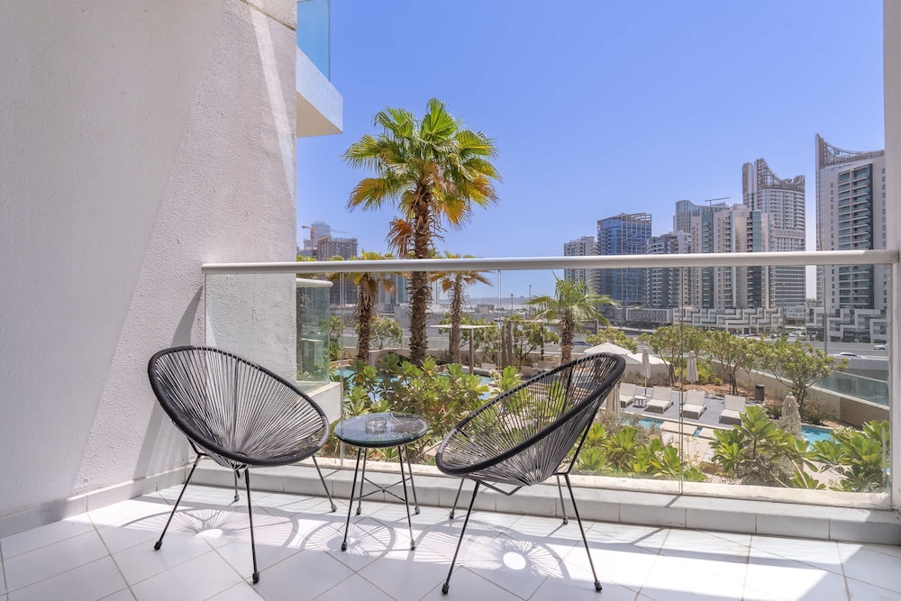 Cozy Studio Perfect for 4 at Damac Maison Prive