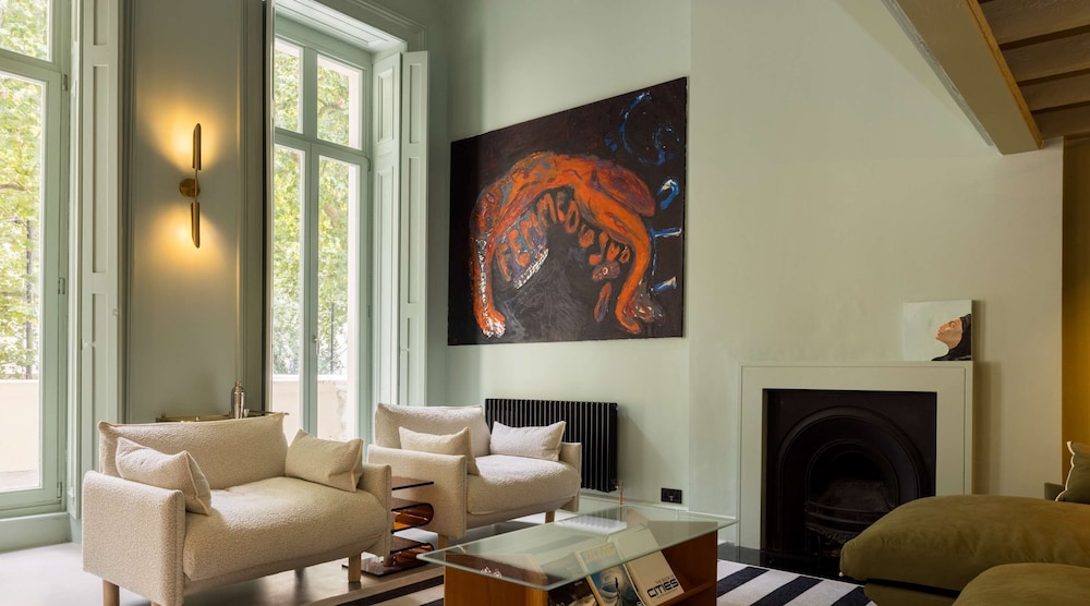 Beautiful Paddington Loft-style Apartment