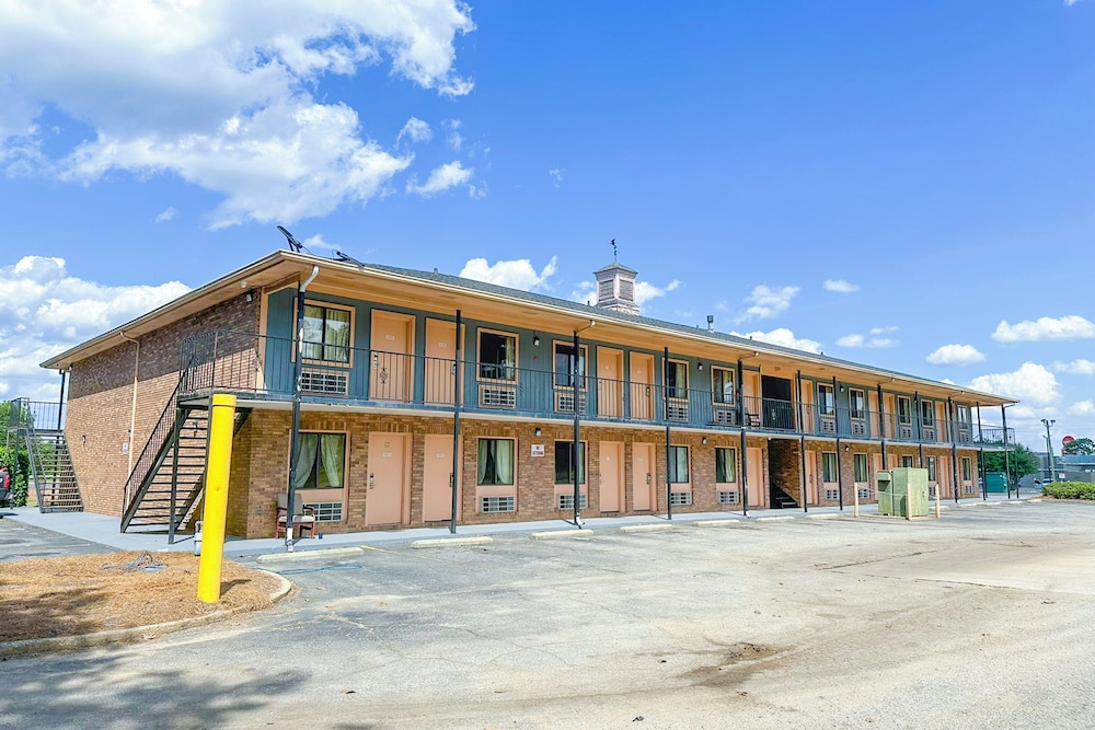 Louisville Inn By Oyo Louisville Municipal Airport