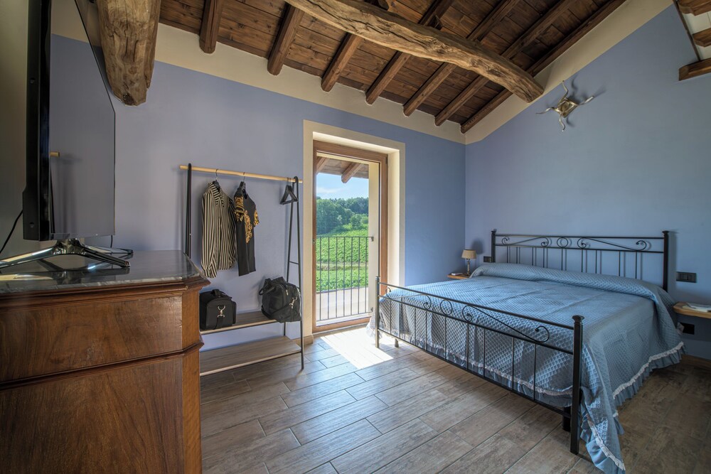 Room-charming Alessandria Retreat With Q
