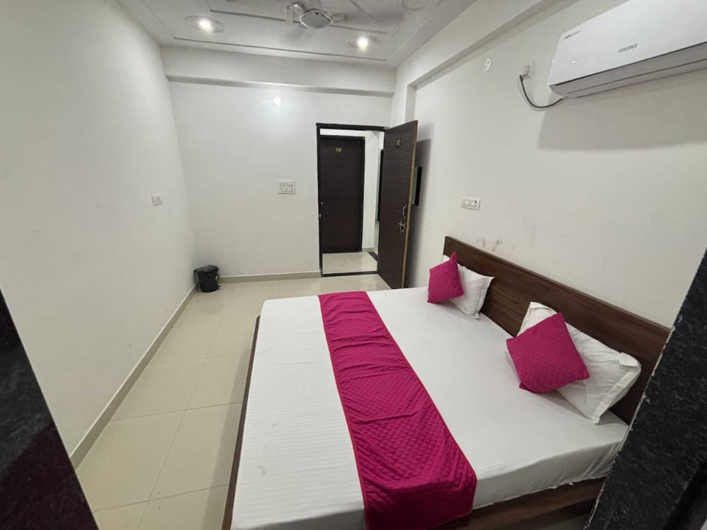 Hotel Shree Radhe Laxmi