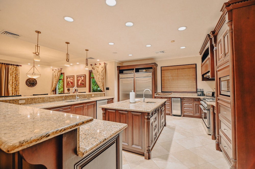 CR Luxury Casa Zafiro 7 Bdrm