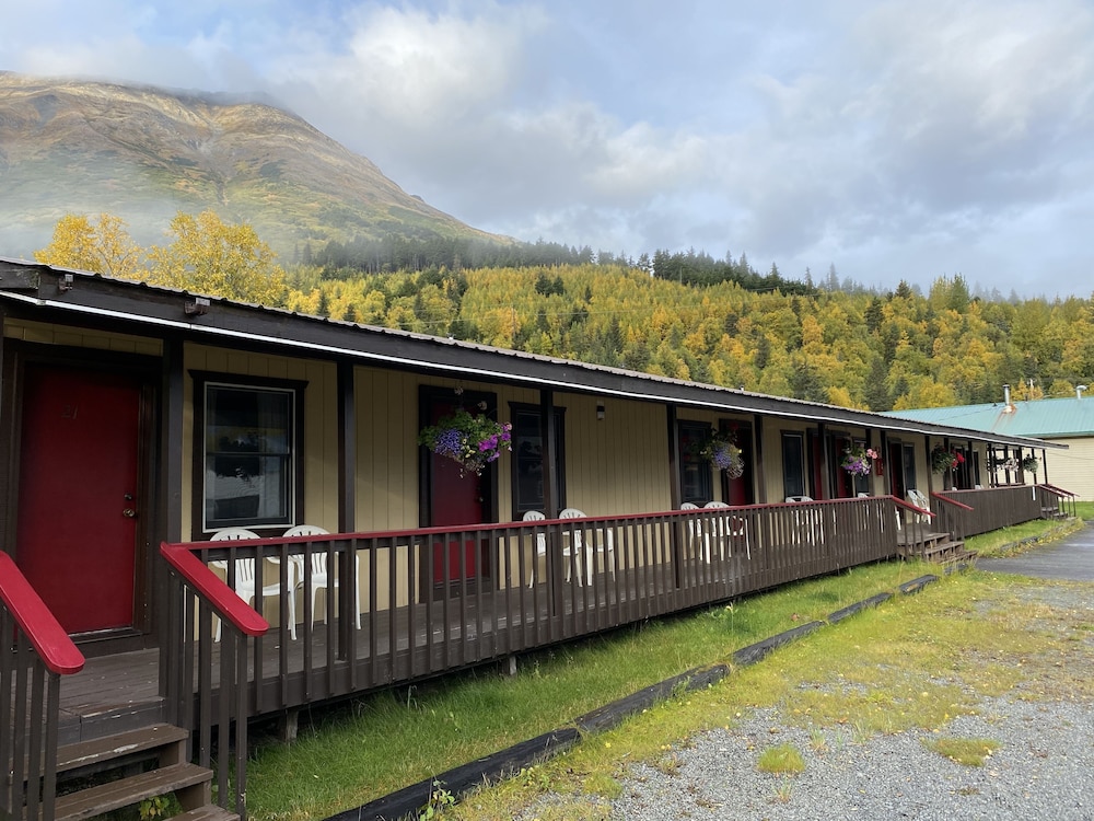 Trail Lake Lodge