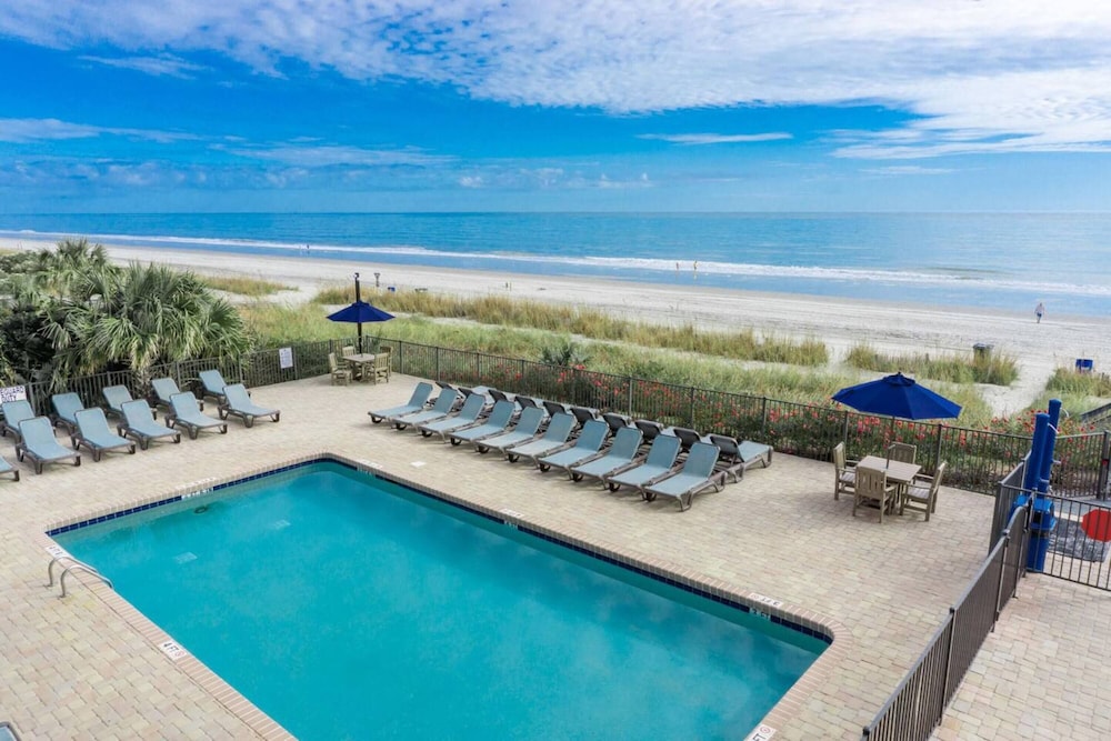Oceanfront Resort, Great Views, King Bed, 7 Pools!