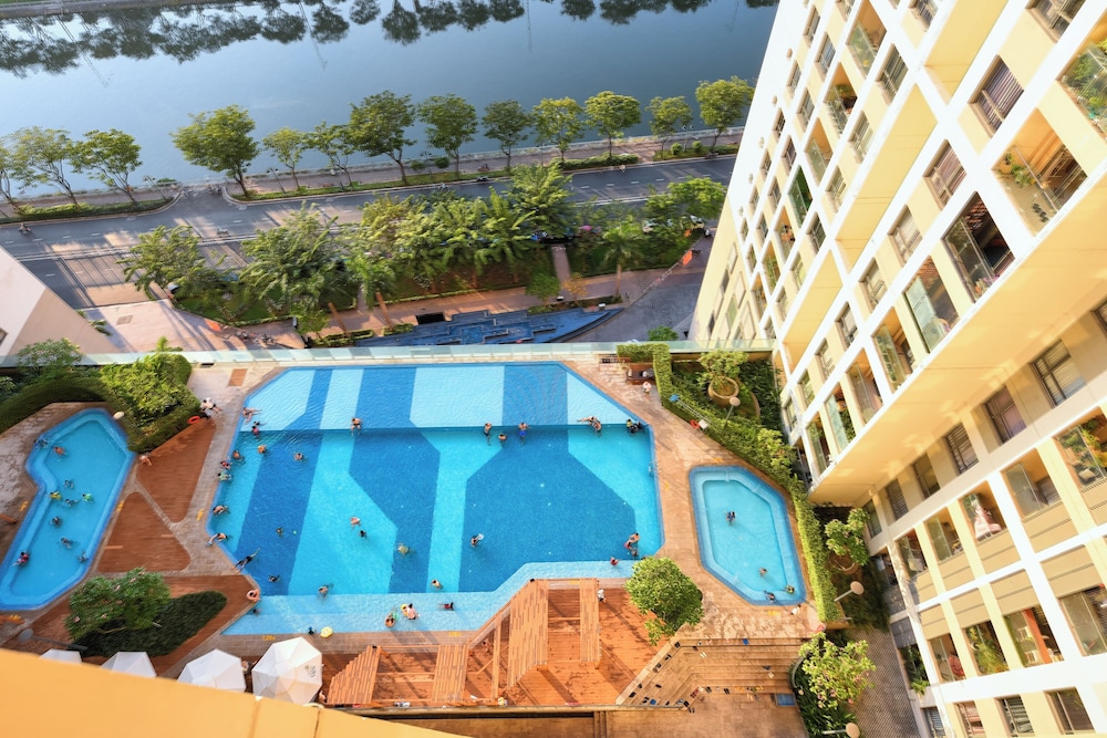 Gold View Saigon Riverside