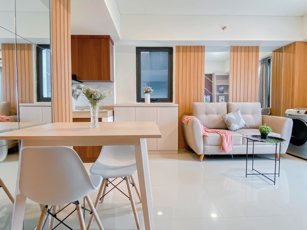 Comfortable And Minimalist 2Br At Meikarta Apartment