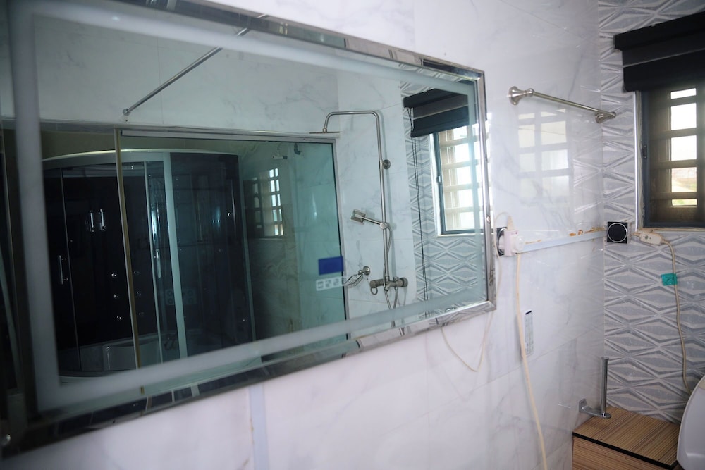 Luxurious 1 Duplex and 3 Flats Apartments, Ugbor Village RD, Benin City Nigeria