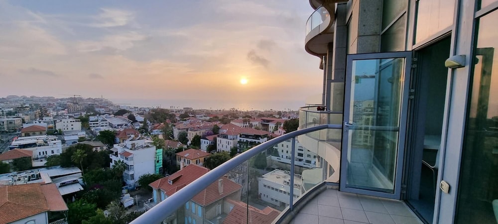 Rouge Eilat in Tel Aviv-yafo view 5