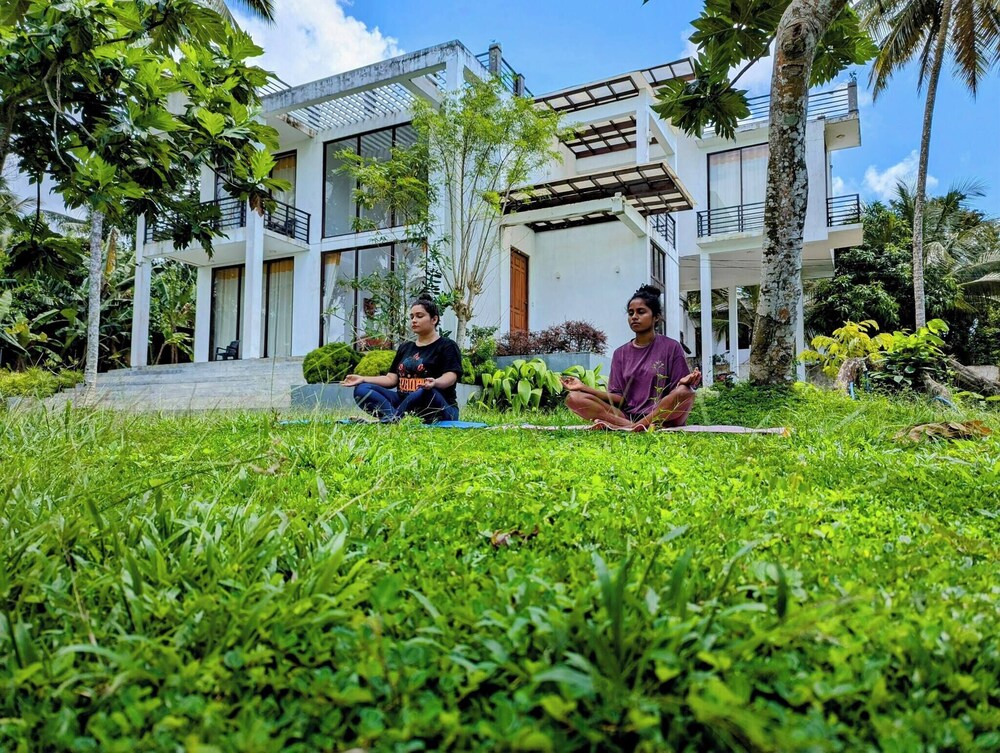 Room in Guest Room - Serene Oasis in Galle - Tranquil Retreat With Breathtaking Views