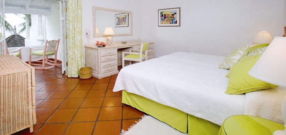 Emerald Beach 2 - Villa Allamand view 4