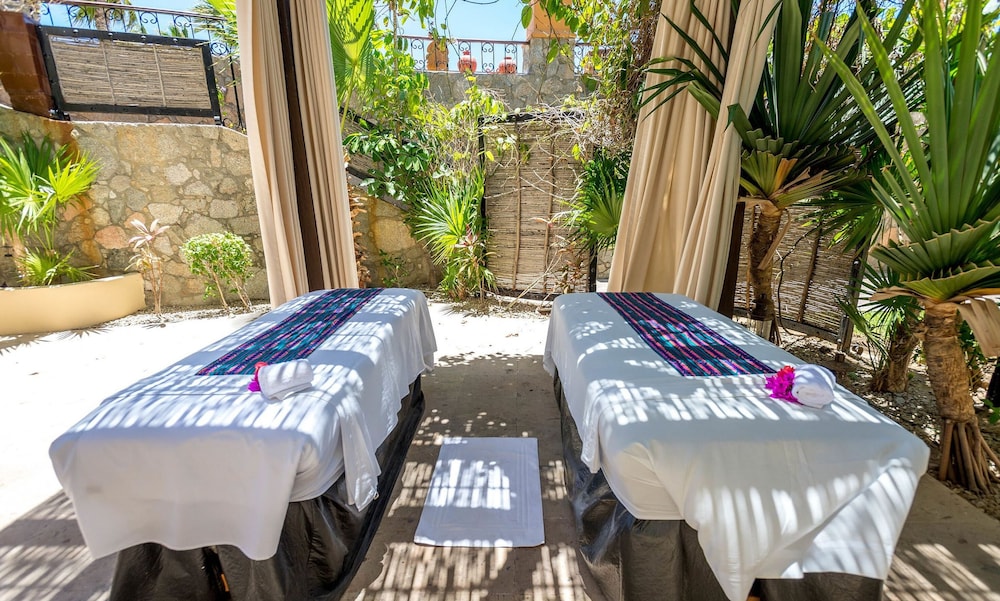 3BD Hacienda Encantada Ocean View Luxury Resort