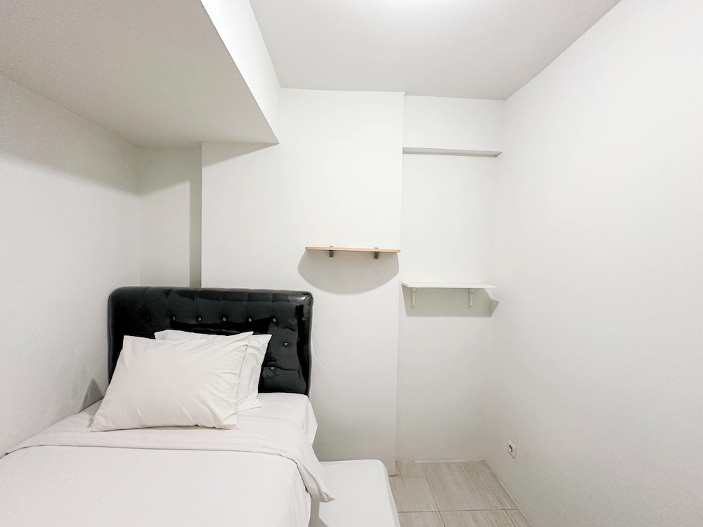 Modern and Cozy 2BR Apartment at Suncity Residence