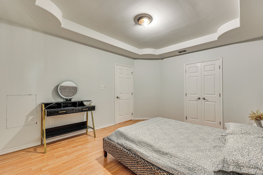 4 Mi to Dtwn Brownsville: Family Home w/ Yard!