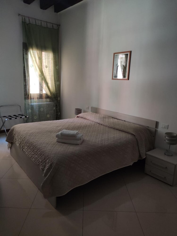 Sweet Venice - rooms & apartments