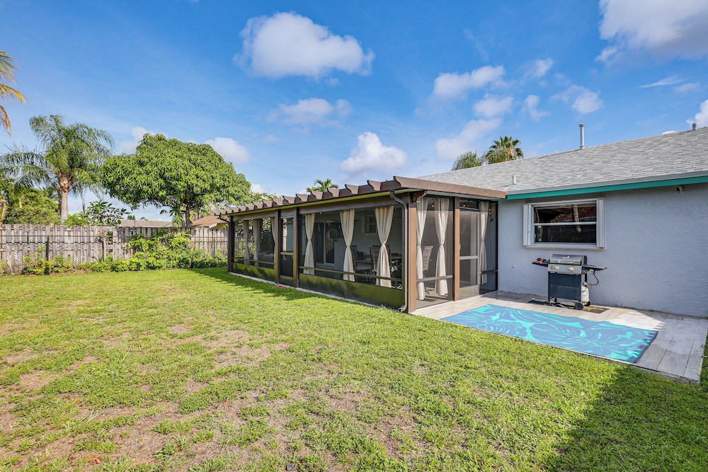 3 Mi to Sawgrass Mills: Home w/ Lanai & Game Area