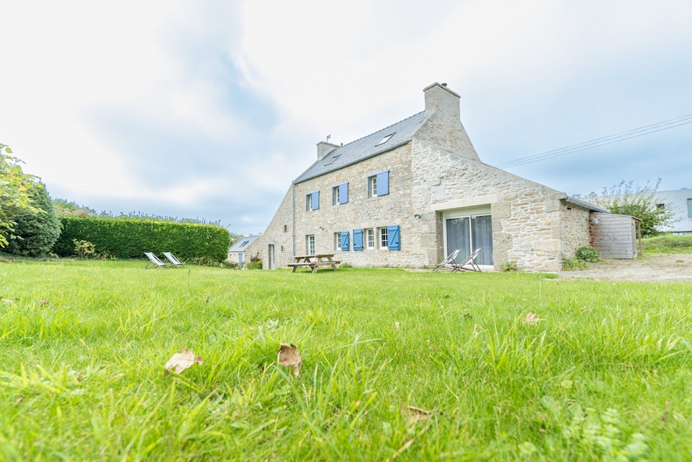 Holiday Home by Lampaul Beach With Garden