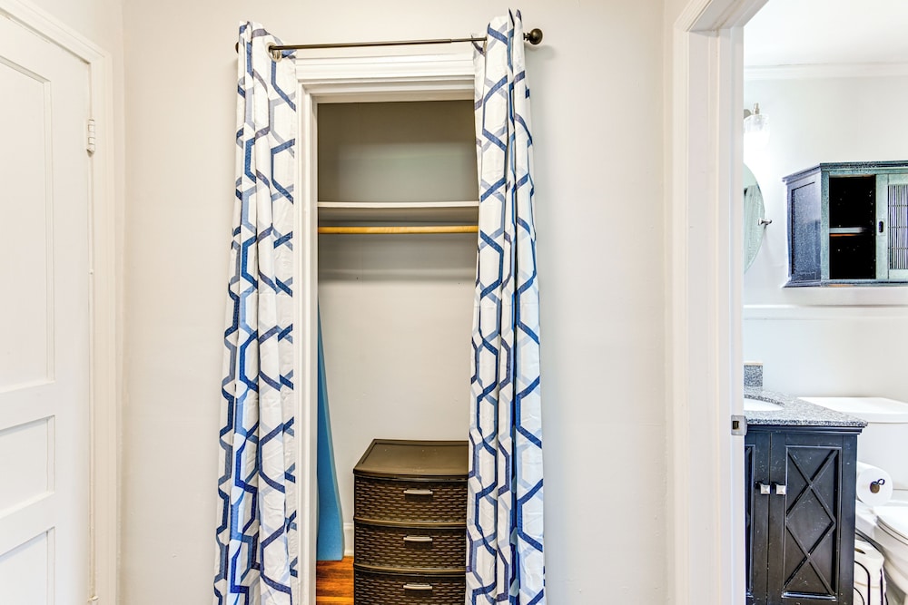 7 Mi to Dtwn: Apt w/ Spacious Yard in Nashville