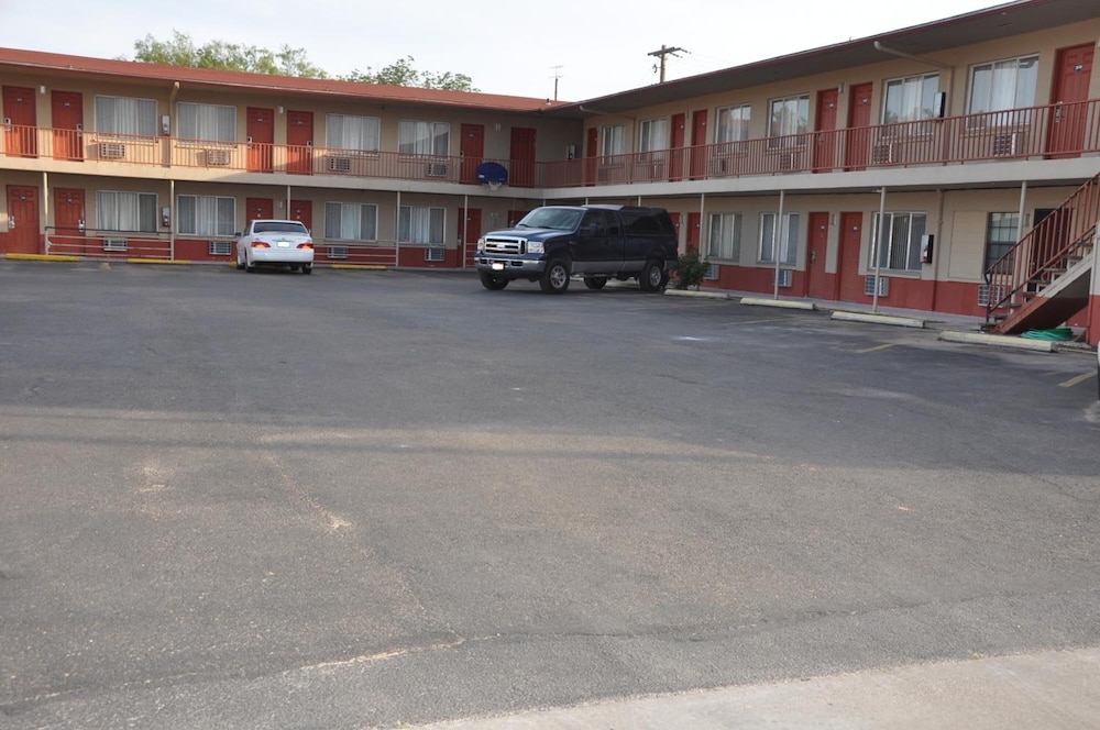 Budget Inn view 3