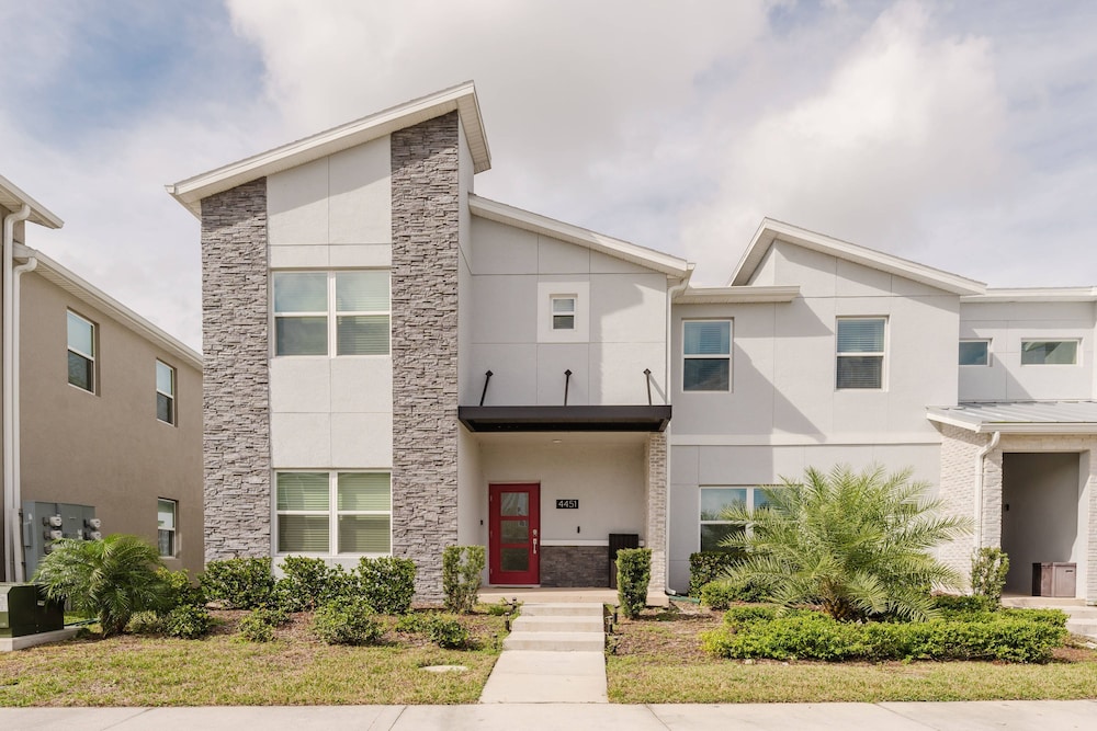 Dream 5Bd Storeylake Close to Disney